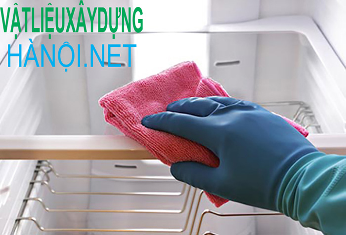 Tiến hành vệ sinh