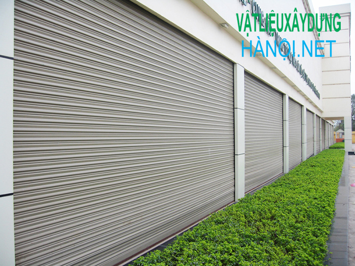 Cửa cuốn tấm liền.