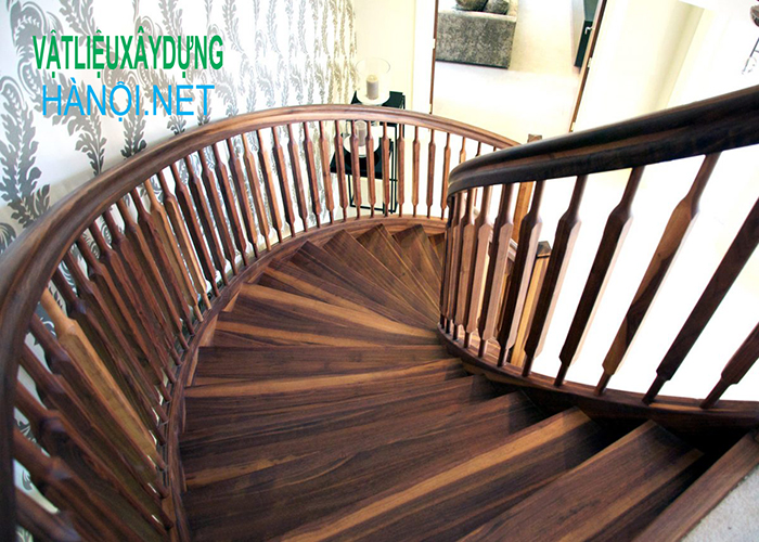 Cầu thang gỗ xoan đào hình xoắn