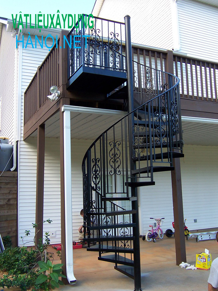 Cầu thang xoắn ốc bằng sắt