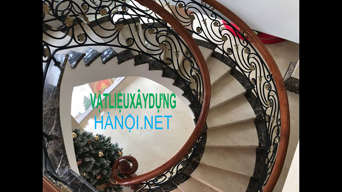 Cầu thang đá kết hợp gỗ và sắt đẹp